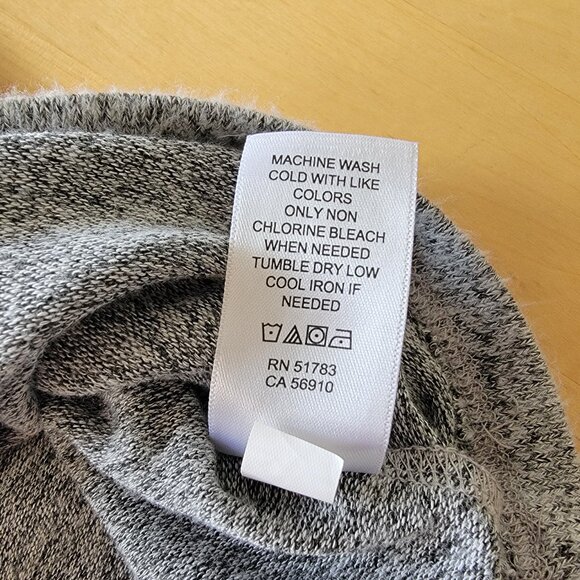 Maurices ladies Medium light weight sweater with key hole collar M - Picture 5 of 6